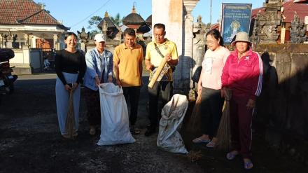 Semangat Gotong Royong: Gema Kulkul PKK Desa Tambakan di Awal Mei